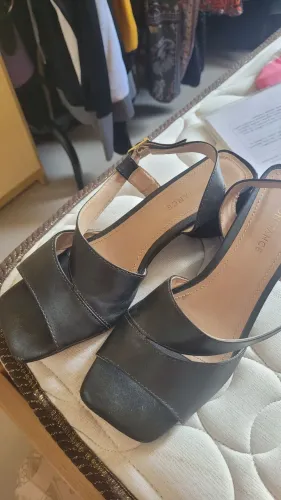 Sandália Constance Tam 38 só R$49