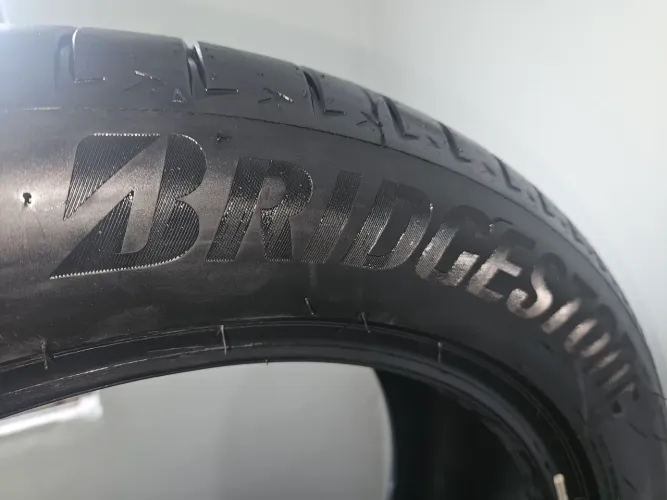 Pneu 255/50-20 Bridgestone Alenza 001