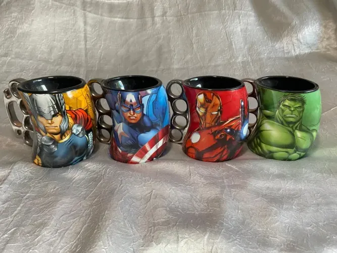 4 Canecas Soco Inglês da Marvel Vingadores