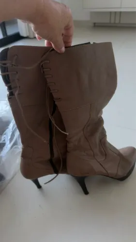 Bota de Couro de Salto
