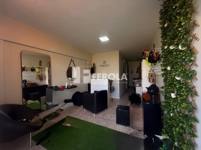QMSW 5 - Sala Comercial - Desocupada no Edifício Varandas  25m²