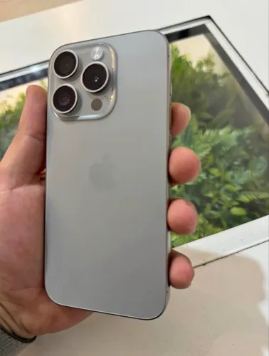 iPhone 15 pro 128gb natural