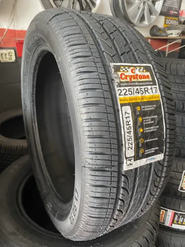 Pneu 225/45 R17 Crystone remolde 