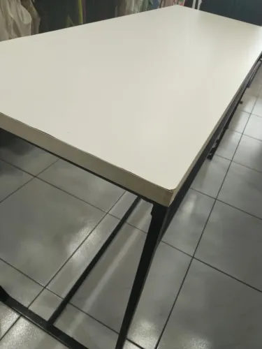 Mesa metalon e mdf