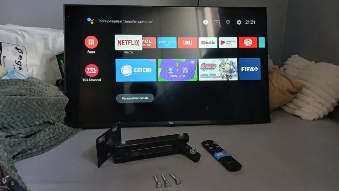 Smart TV TCL + Suporte Articulado Dobrável - R$ 900