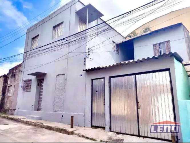 Sobrado com 1 suíte + 2 salões para alugar, 200 m² por R$ 3.000/mês - Vila Esperança - São