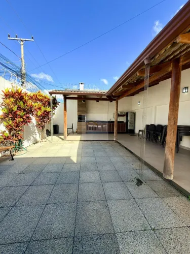 Casa Padrão em condomínio Fechado com lazer com piscina próximo ao Buriti shopping