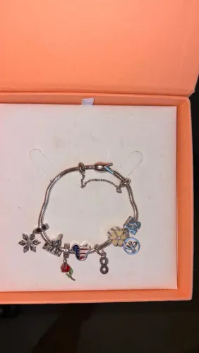 pulseira vivara com 9 berloques