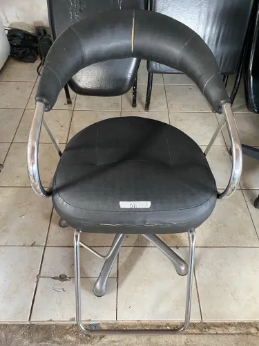 Cadeiras de Salão e Barbearia - 06