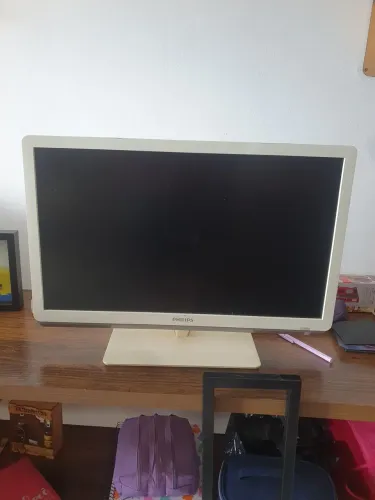 ? Monitor/TV Philips HDMI + USB + VGA | Ótimo para PC e videogame
