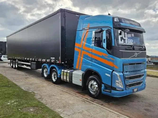 Volvo FH 460 6x2 Globetrotter Ano 2024 suspensão mola geladeira + Sider Facchini Ano 26