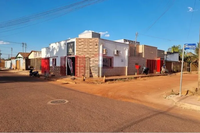 Oportunidade de investimento, casa com ponto comercial próximo ao centro de Confresa MT.