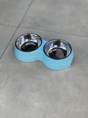 PROMOÇÃO ÚLTIMAS UNIDADES COMEDOURO DUPLO EM ACO INOX C/ BASE DE COR 24 X 13,4CM -