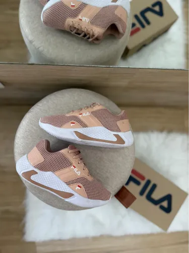 Tênis fila esportivo 