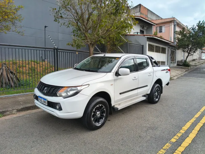 Mitsubishi L200 Triton Sport GLS 2.4 CD Diesel Aut. 2020