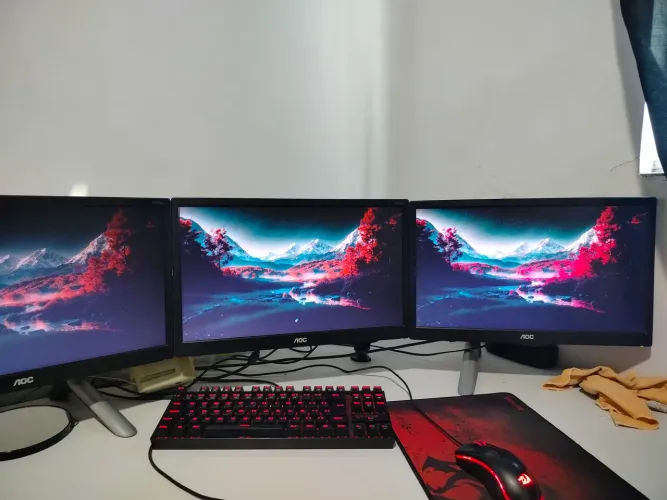 KIT 3 MONITORES AOC 18,5" + SUPORTE