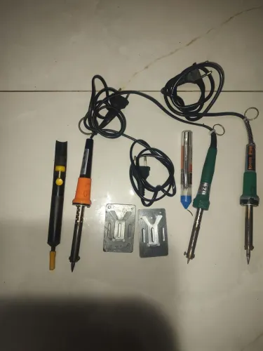 Ferros e acessórios para solda de estanho.