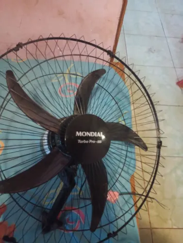 Ventilador de parede 220 VT pra sair logo