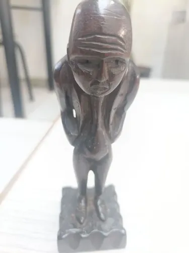 Escultura de jacarandá