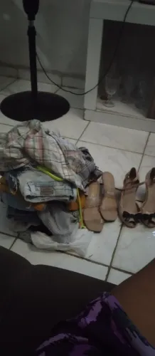 Roupas para brechó em boas condições 
