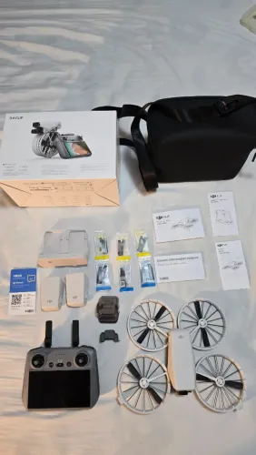 Drone DJI Flip Fly More Combo Com Tela