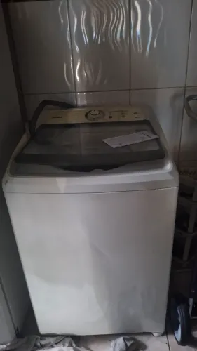 Máquina antiga. Mas funciona, não entrego.