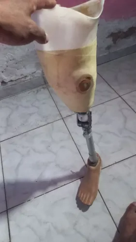 Vendo perna mecânica 