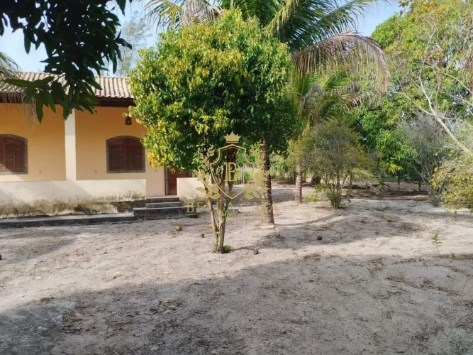 Chácara residencial em Araruama (Aurora, Morro Grande) 2 quartos, piscina, quintal e 10 v