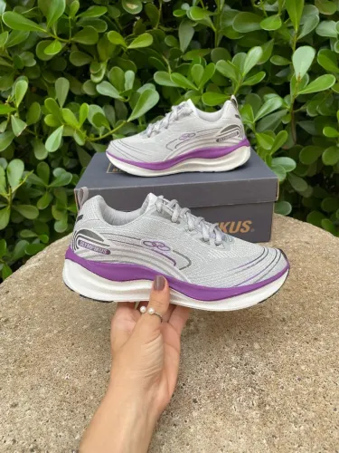 Tênis Esportivo Feminino academia caminhada cinza com roxo consultar numeração