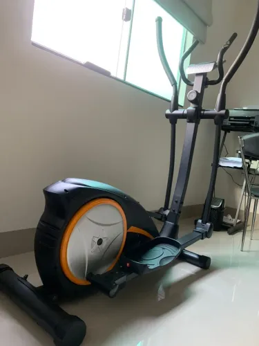 M- ELÍPTICO. EQUIPAMENTOS DE MUSCULAÇÃO E ERGOMÉTRIA. PARCELAMENTO. PREÇO DE OPORTUNIDADE!