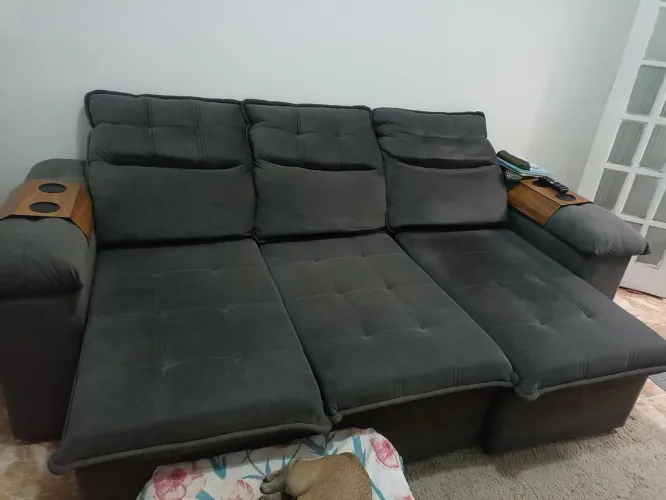 Sofá retrátil e reclinável