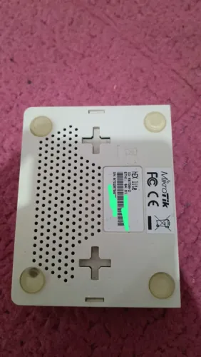 Mikrotik RB750r2<br>Com fonte