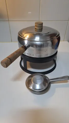 Aparelho de Fondue Completo em Aço Inox com Cabo de Madeira