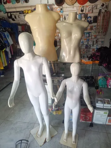 4 Maniquins