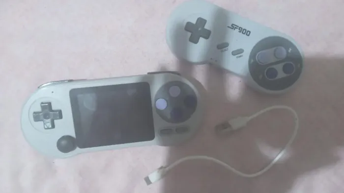 Console Portátil SF2000