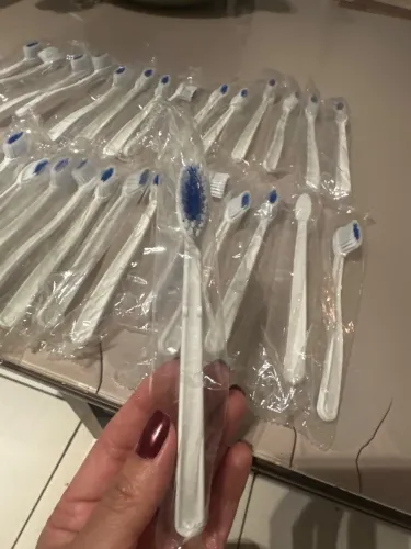 30 Escovas de dente brinde