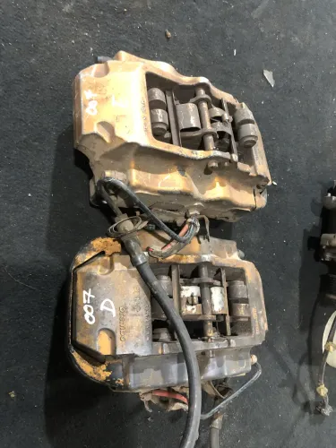 Pinça de freio traseira Porsche Cayenne 