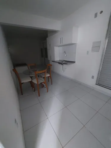 Alugo kitnet mobiliada no centro da cidade