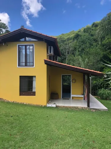 Alugo casa 3 quartos no Rio Tavares