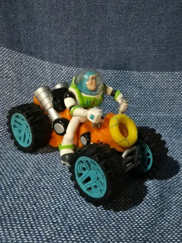 Carrinho Buzz Lightyear Boneco 12x17cm