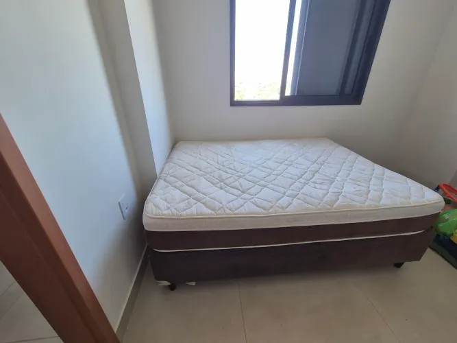 Cama e Colchão Box usado ótimo