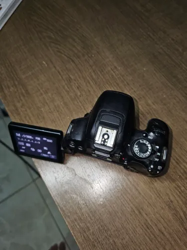 Canon T4i 650D com defeito no obturador - para conserto ou peças