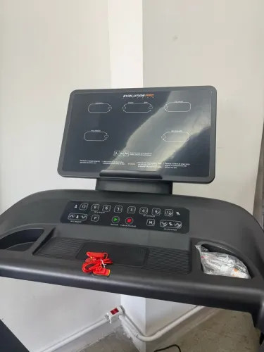 Esteira Profissional Evolution EVO6200 - NOVA 