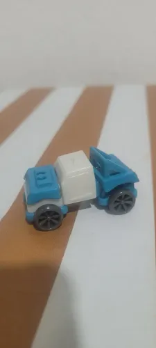 Carrinho kinder ovo 2021