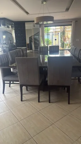 Mesa de jantar 12 lugares
