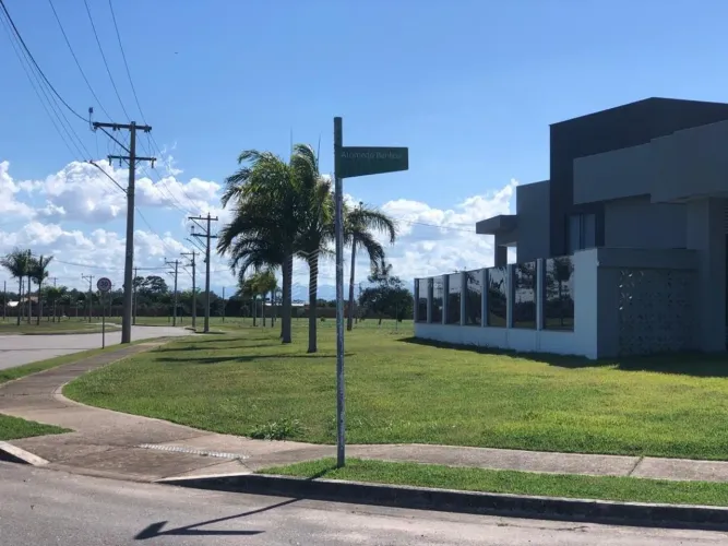 Terreno à venda no Condomínio Alphaville Campos em Campos RJ
