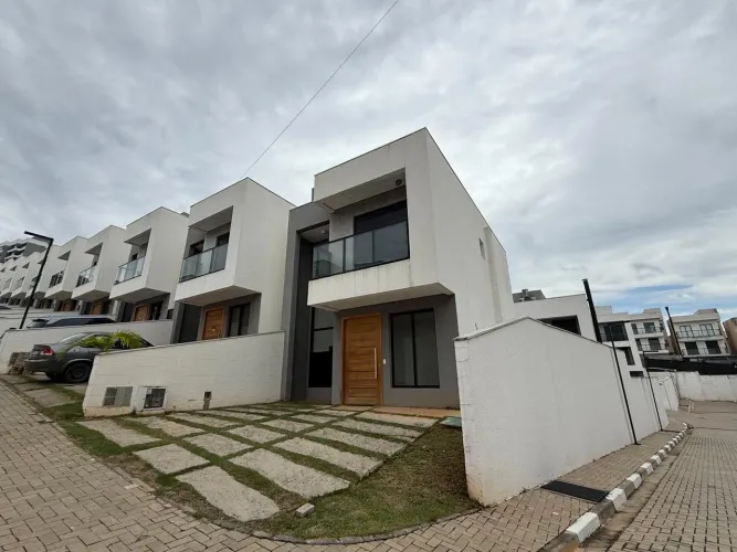 Casa à venda no condomínio Maderá Granja Viana