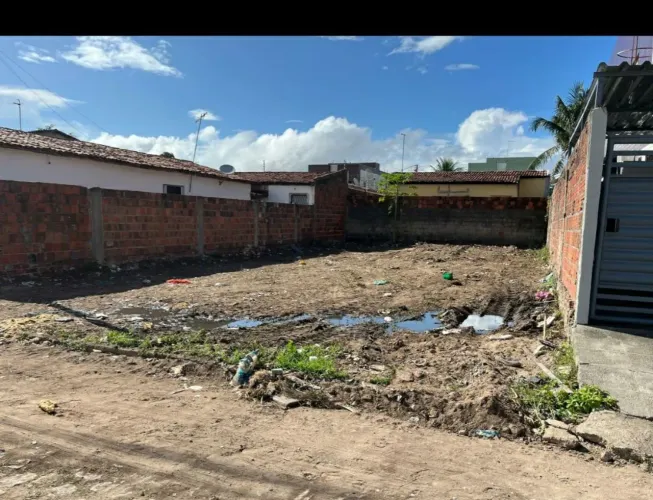 Alugo este terreno