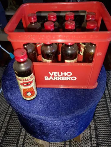 Caixa com 12 garrafinhas VELHO bareiro