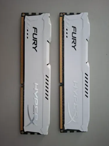 2 unidades - Memória RAM HyperX Fury 4GB DDR3 1866MHz Branca - Gamer (HX318C10FW/4)